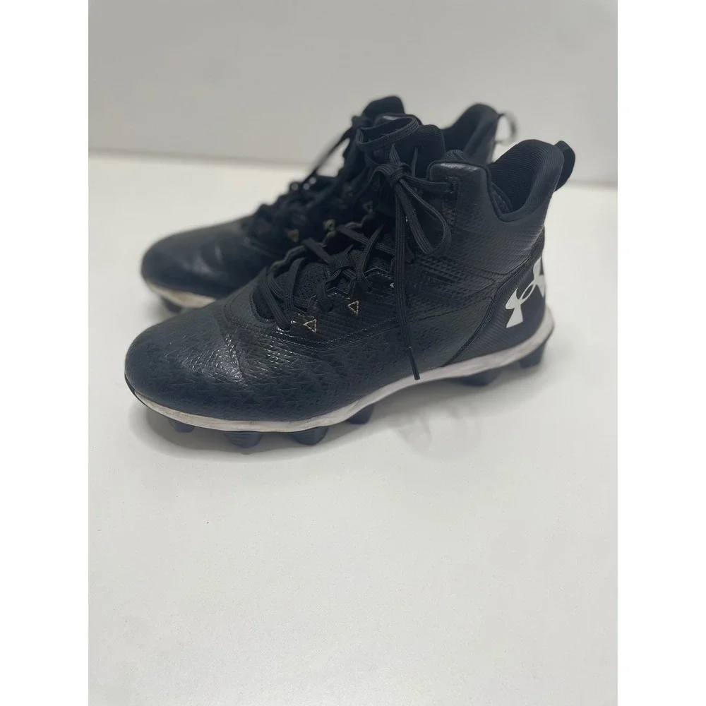 Under Armour Mens Black Football Cleats Mid Top Shoes 3022174-001 Size 10